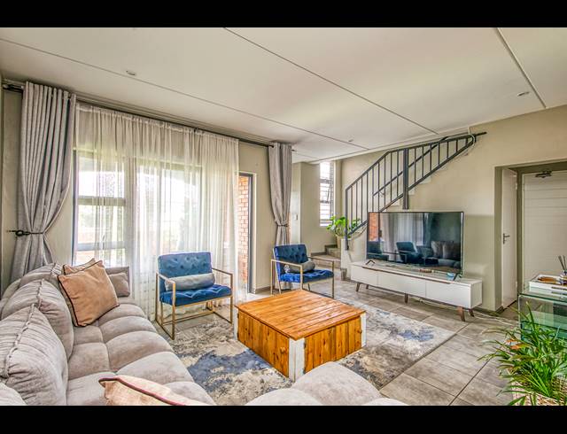 3 BEDROOM TOWNHOUSE TO LET IN BROMHOF